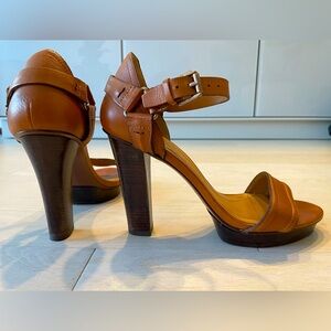 Beautiful Massimo Dutti Leather Platform Pumps Size 39 (Size 8)